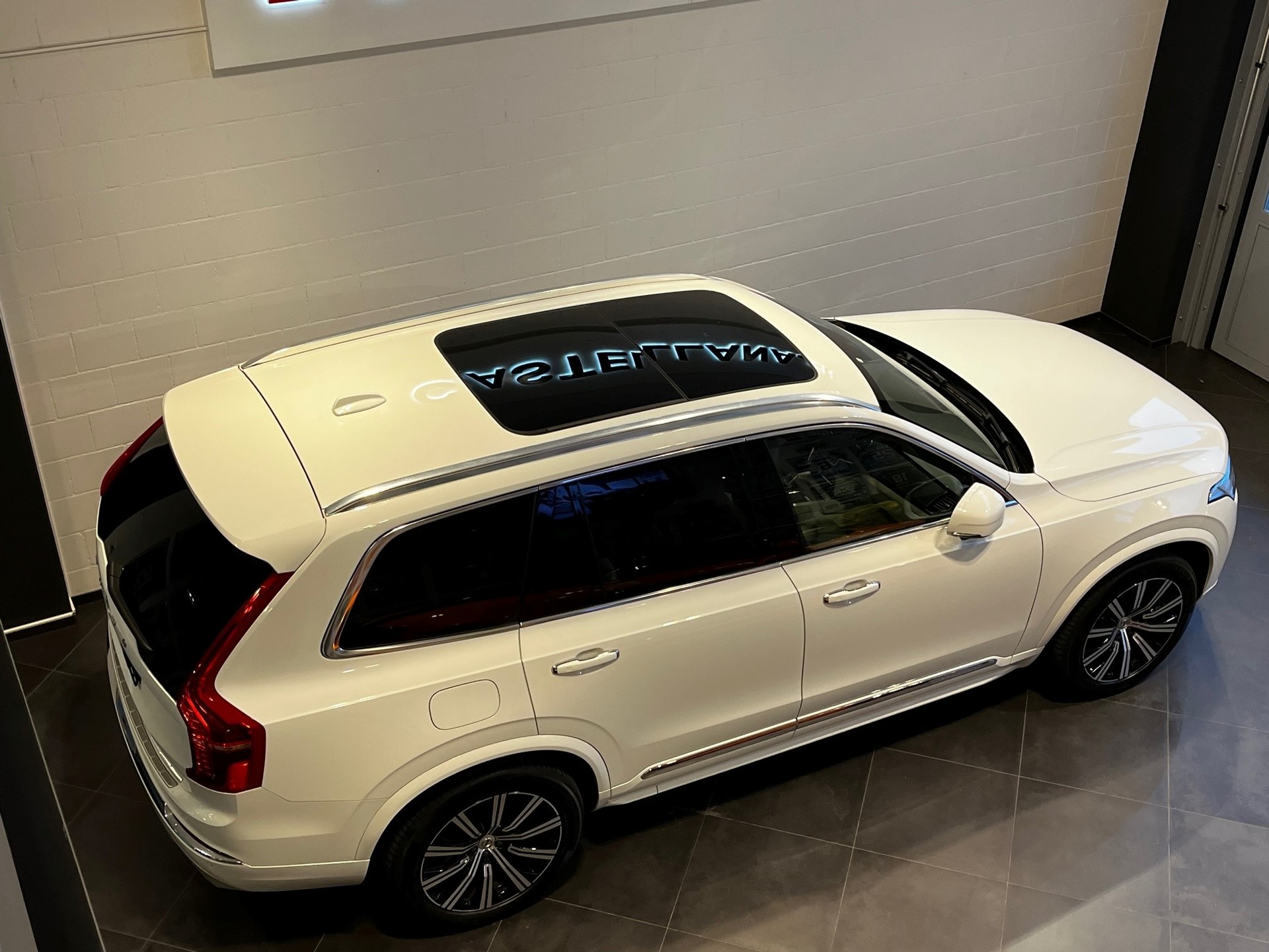 VOLVO XC90 T8 eAWD Inscription-image-8