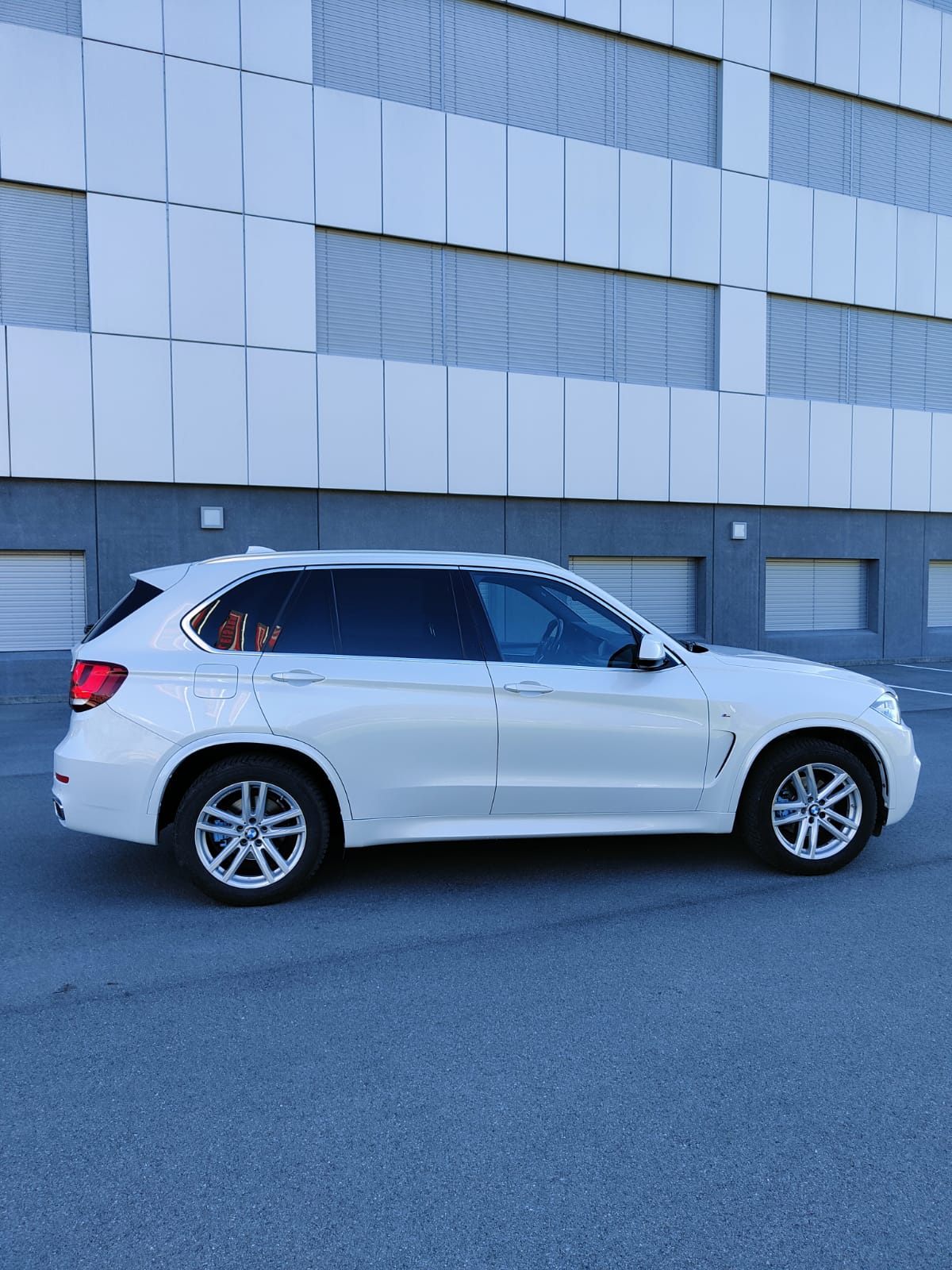 BMW X5 xDrive 30d Steptronic-image-18