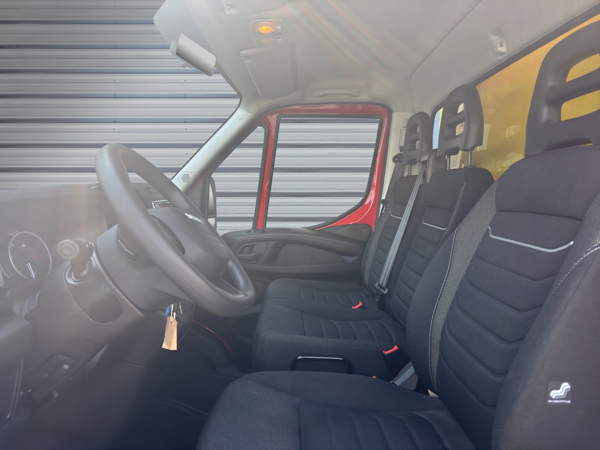 IVECO 35S16 Daily-image-8