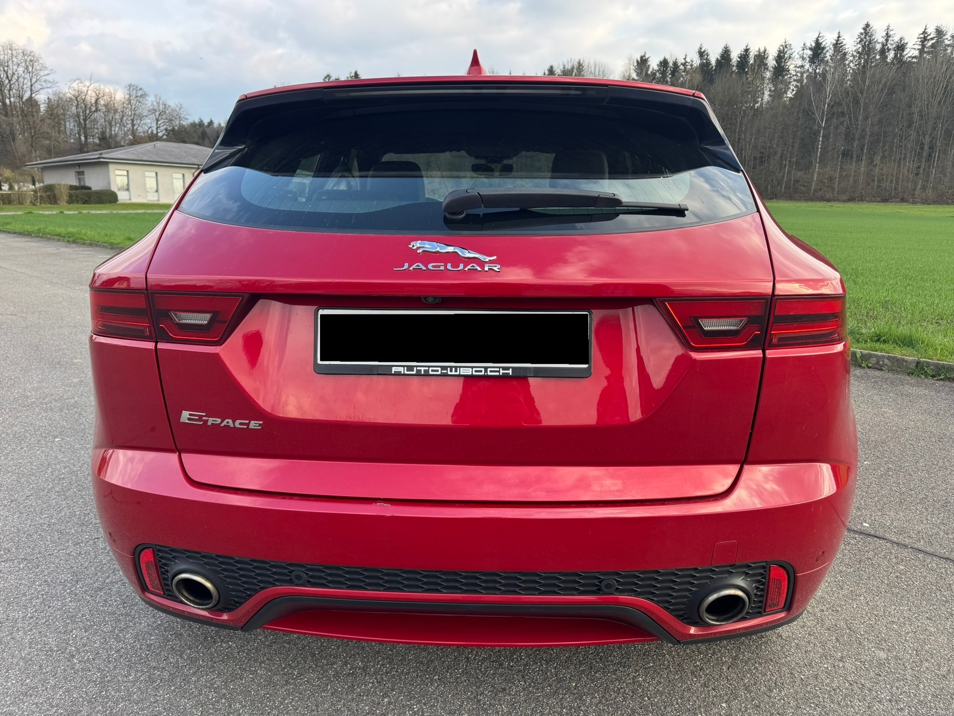 JAGUAR E-Pace 2.0d D240 R-Dynamic HSE AWD Automatik-image-8