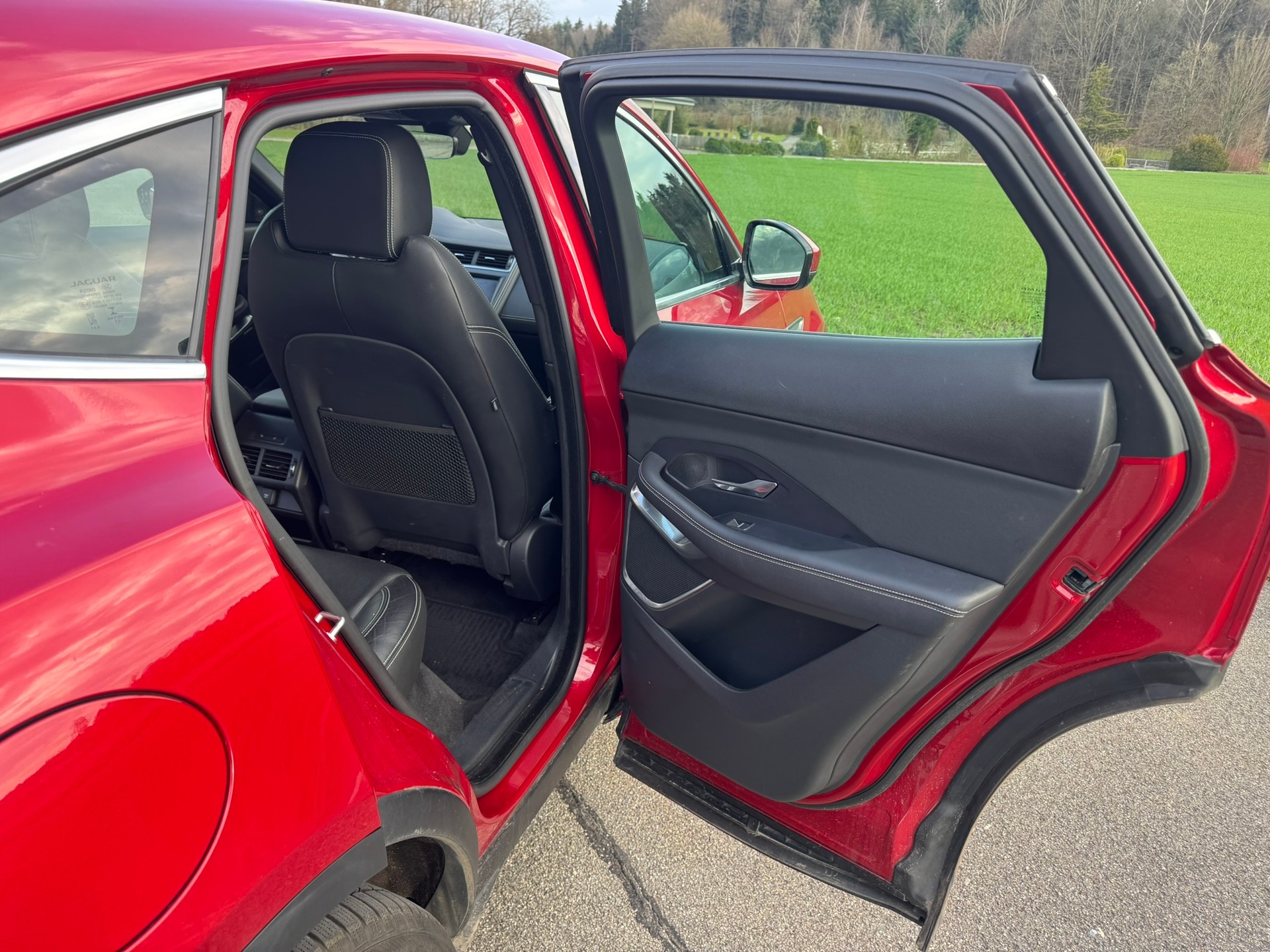 JAGUAR E-Pace 2.0d D240 R-Dynamic HSE AWD Automatik-image-9
