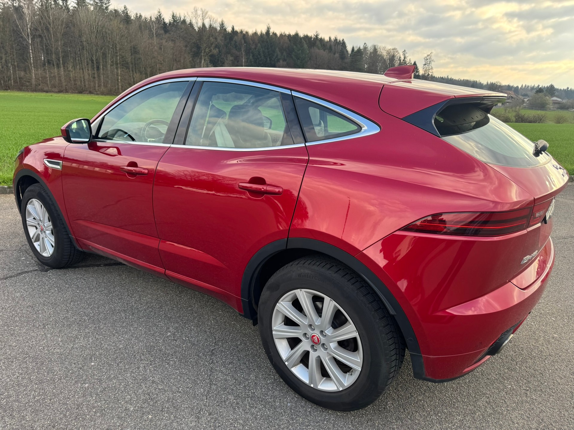 JAGUAR E-Pace 2.0d D240 R-Dynamic HSE AWD Automatik-image-5