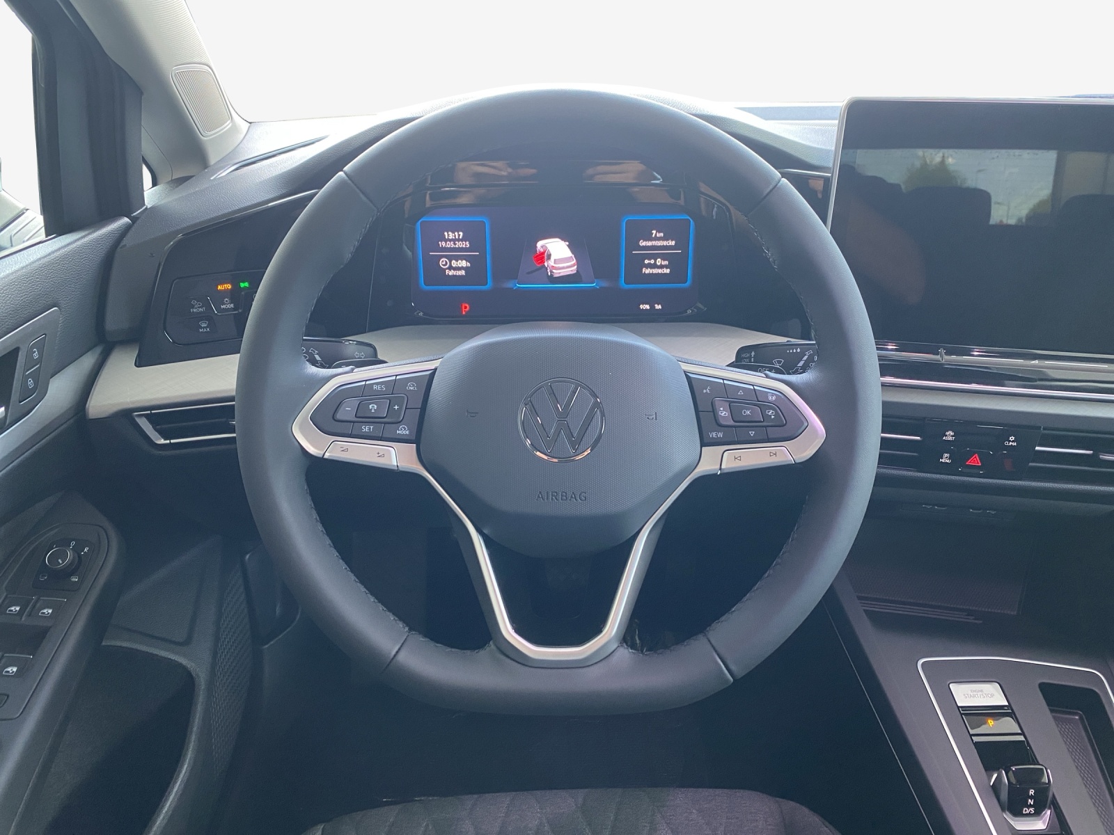 VW Golf 1.5 e TSI mHEV Life DSG-image-9