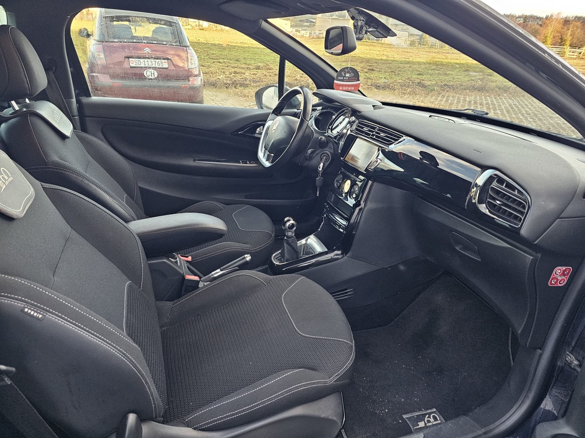 DS AUTOMOBILES DS3 1.2 Pure Tech S+S 60 "DS 1955" Faubourg Addict-image-10