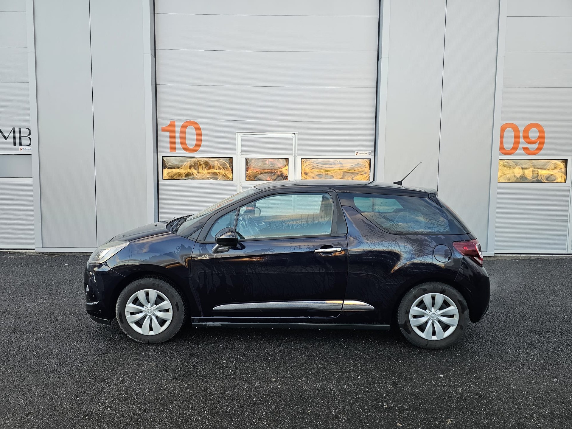 DS AUTOMOBILES DS3 1.2 Pure Tech S+S 60 "DS 1955" Faubourg Addict-image-1
