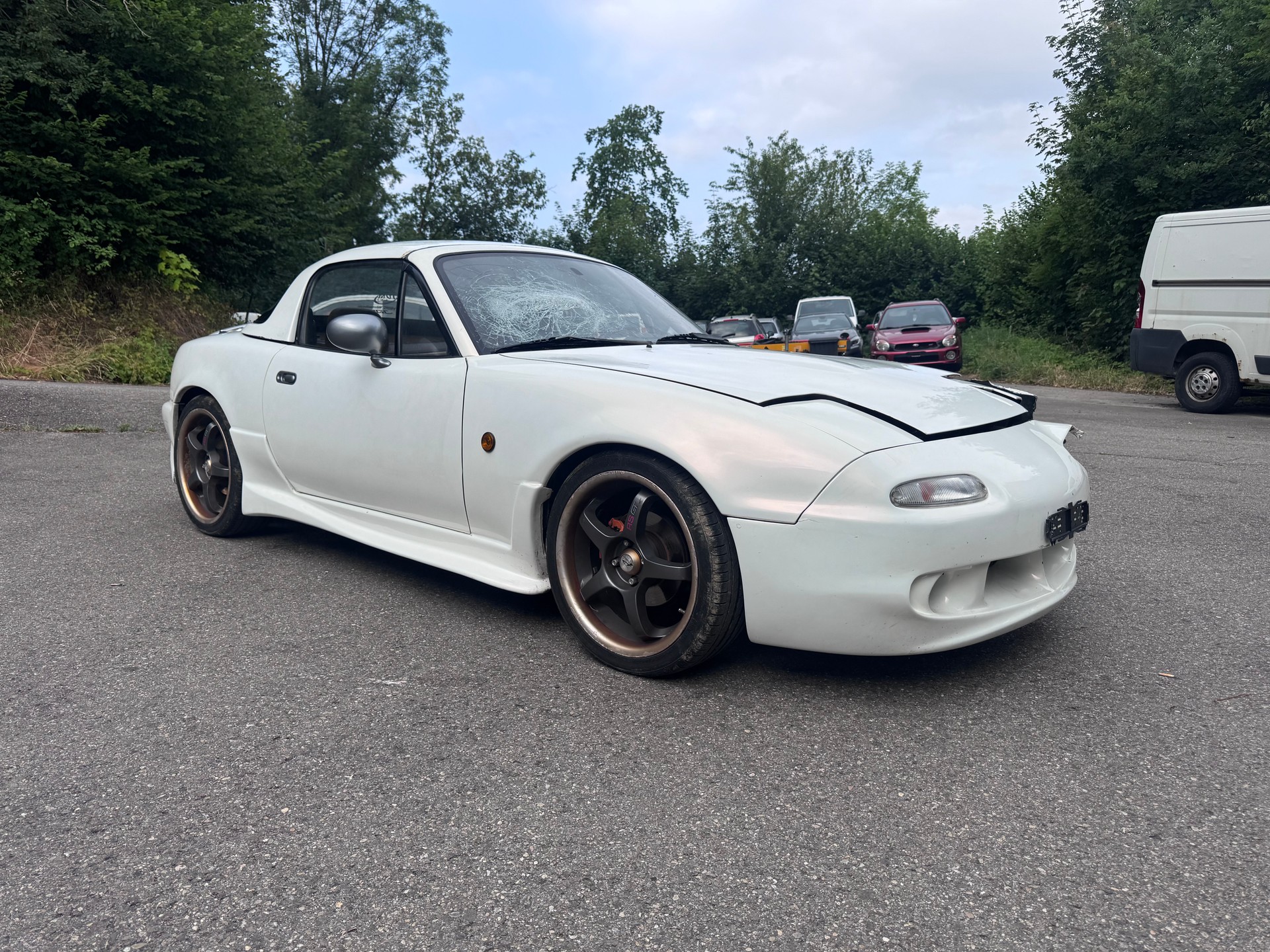 MAZDA MX-5 1.6i-16-image-1