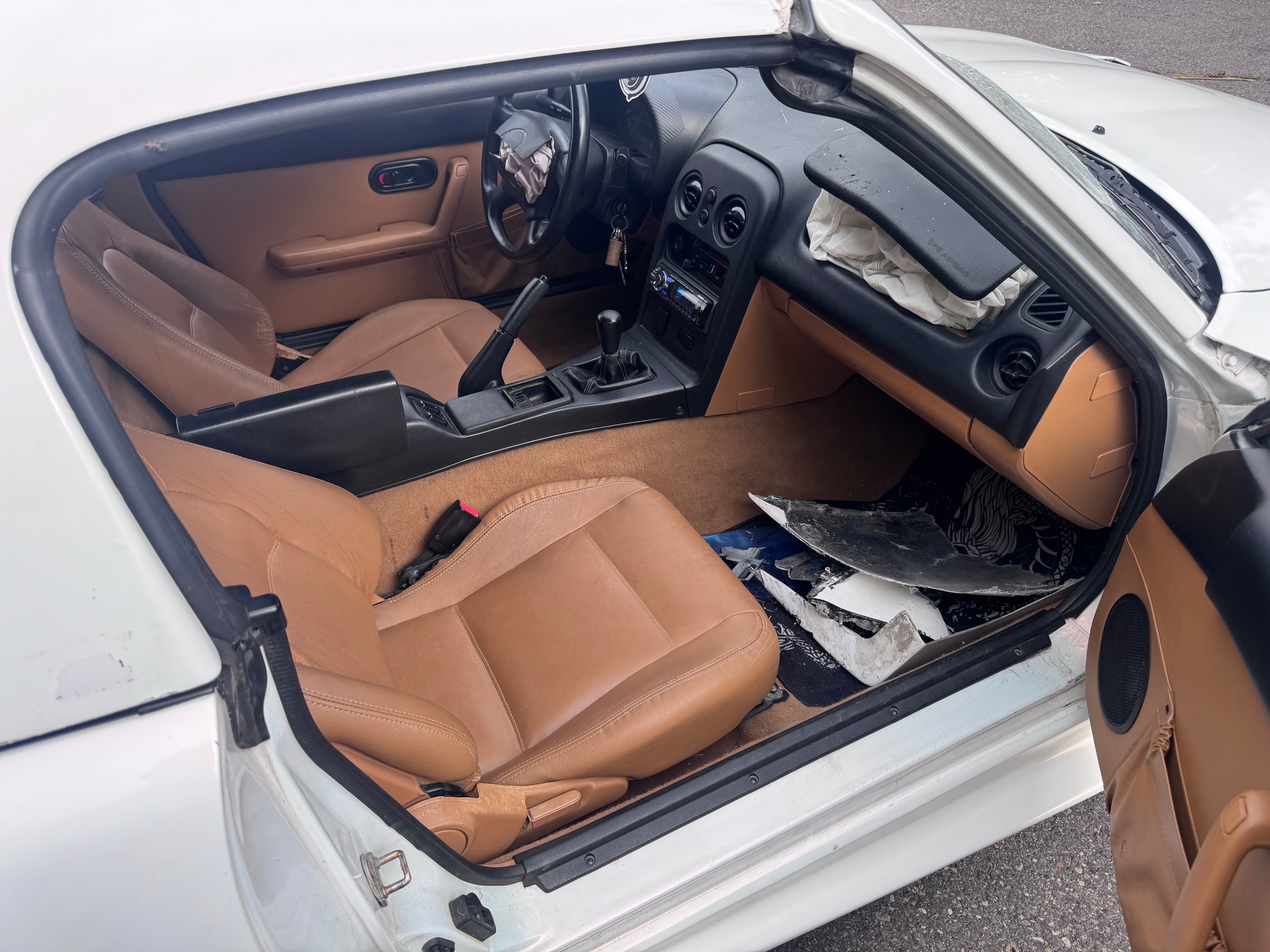MAZDA MX-5 1.6i-16-image-7