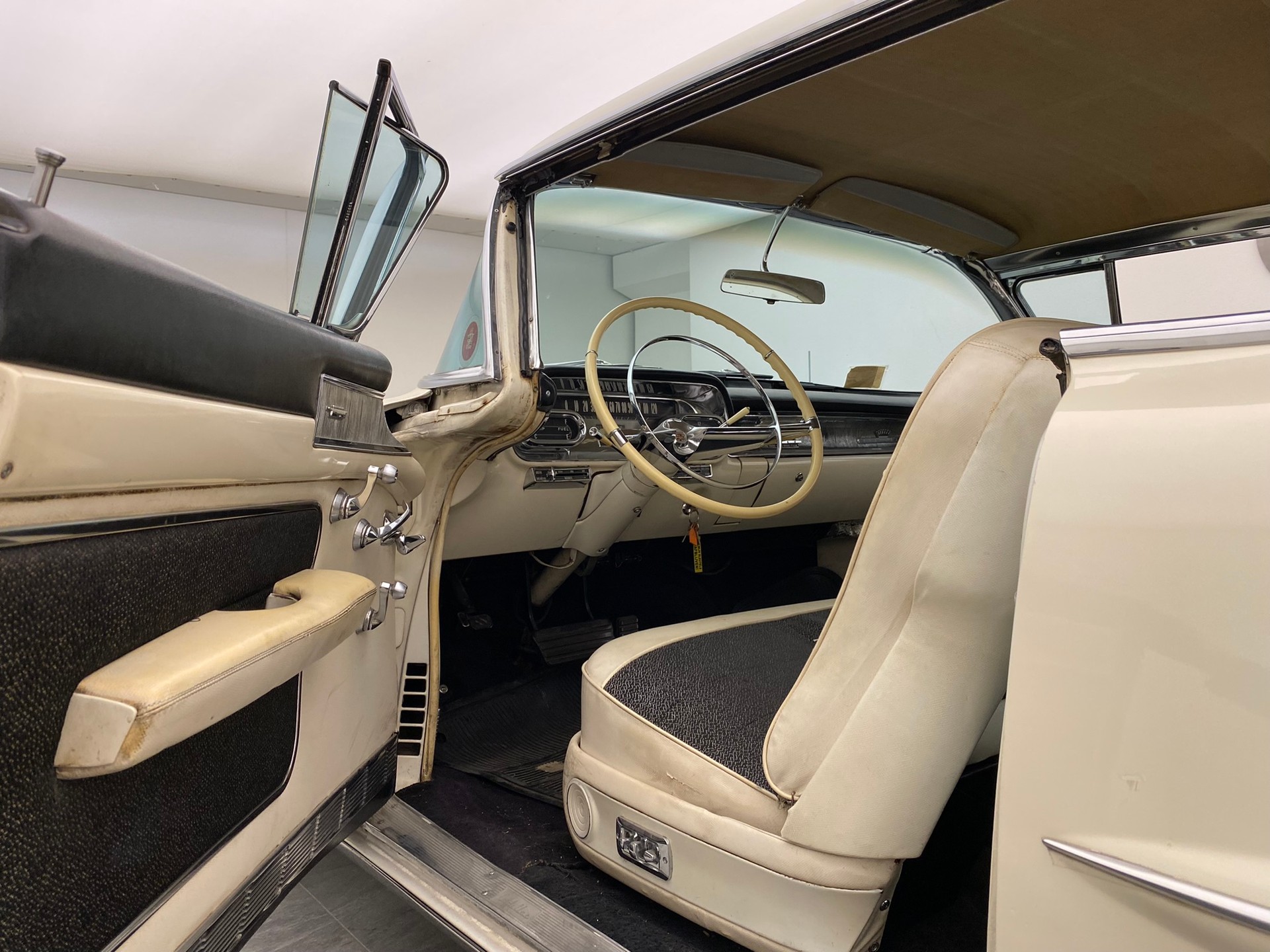 CADILLAC Deville Coupe Series 62-image-12