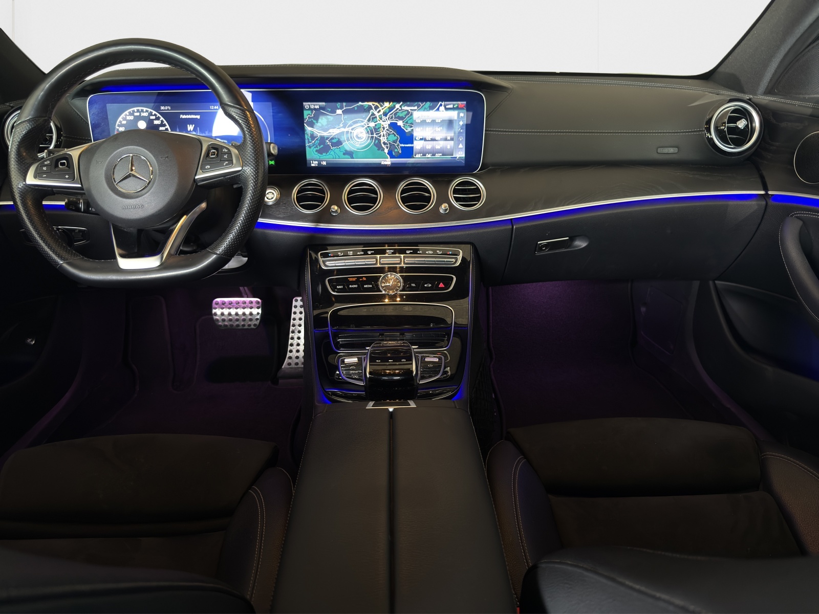 MERCEDES-BENZ E 350 d AMG Line 9G-Tronic-image-9