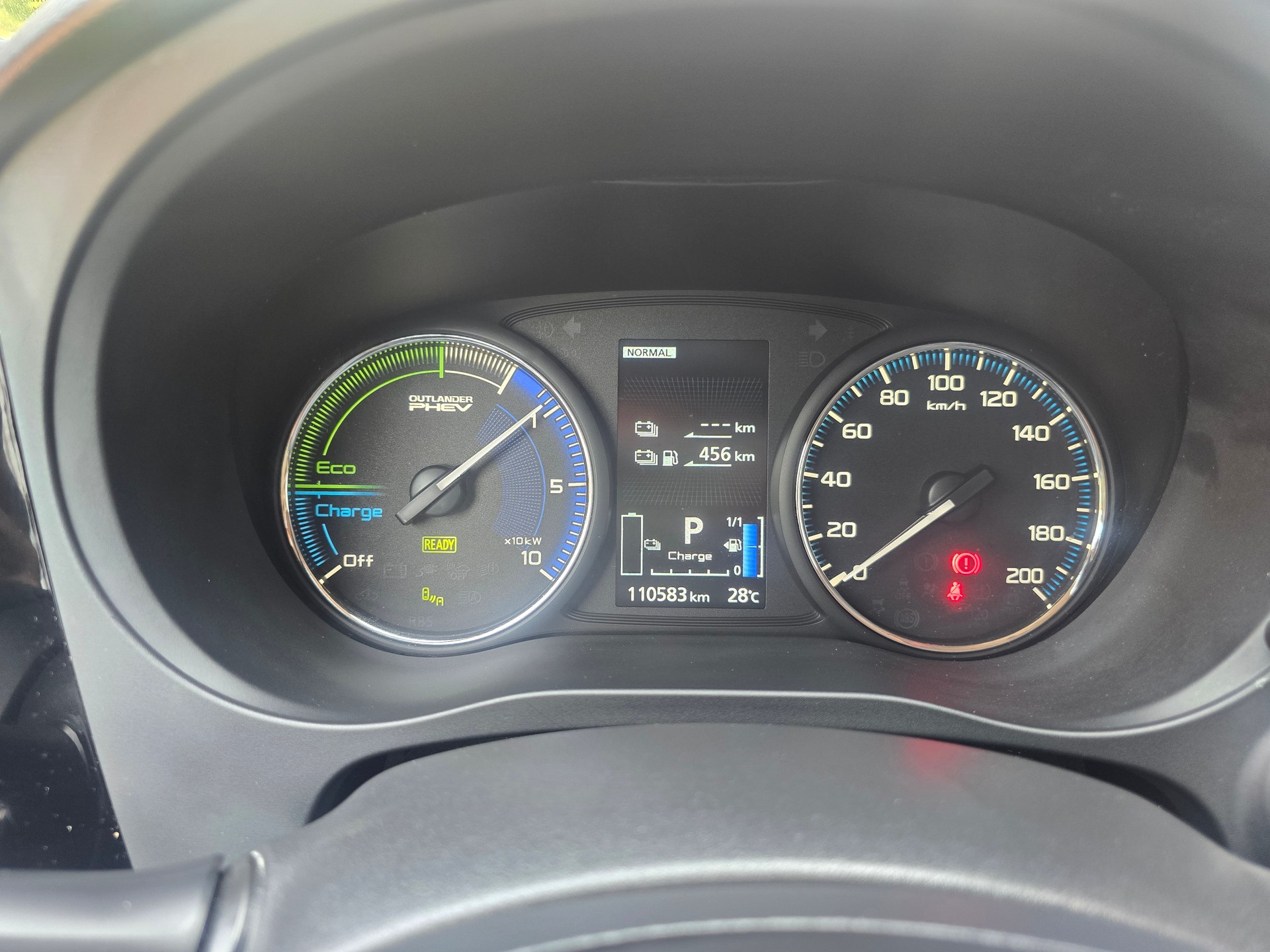 MITSUBISHI Outlander 2.4 PHEV Diamond 4WD Automatic-image-23