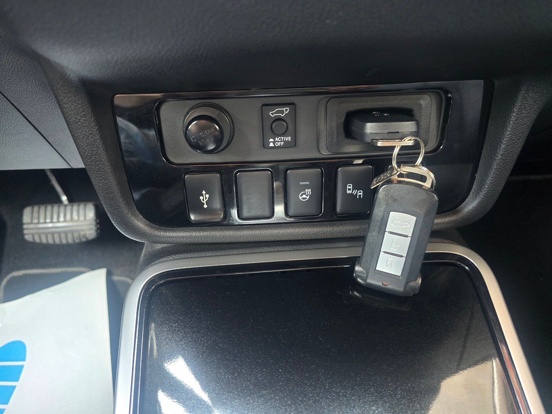 MITSUBISHI Outlander 2.4 PHEV Diamond 4WD Automatic-image-26