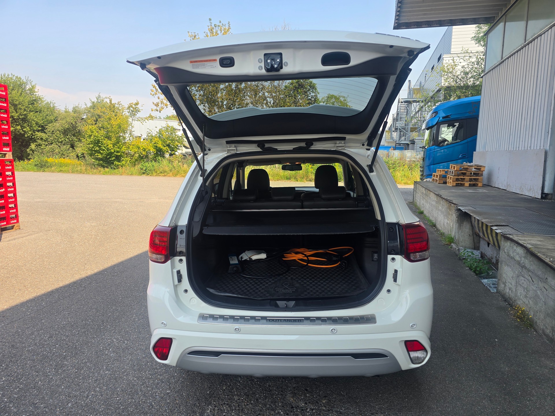 MITSUBISHI Outlander 2.4 PHEV Diamond 4WD Automatic-image-6