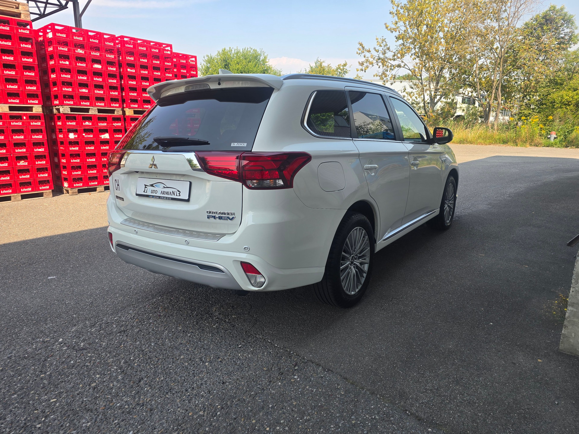MITSUBISHI Outlander 2.4 PHEV Diamond 4WD Automatic-image-4