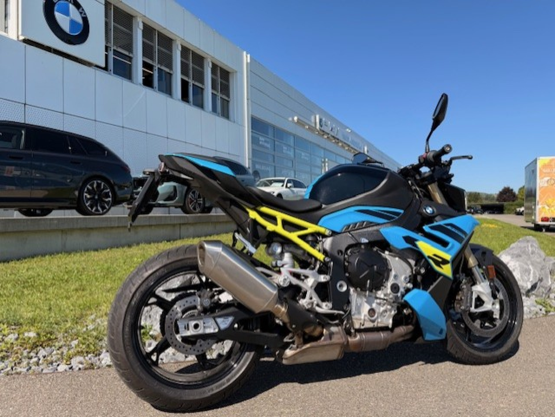 BMW S 1000 R Sport-showroom-element-2
