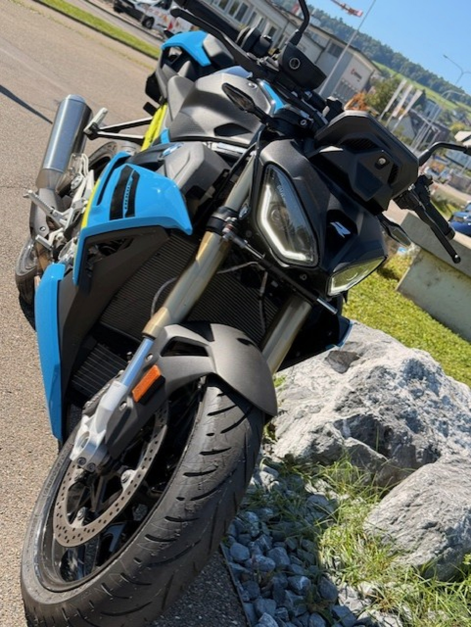 BMW S 1000 R Sport-showroom-element-3