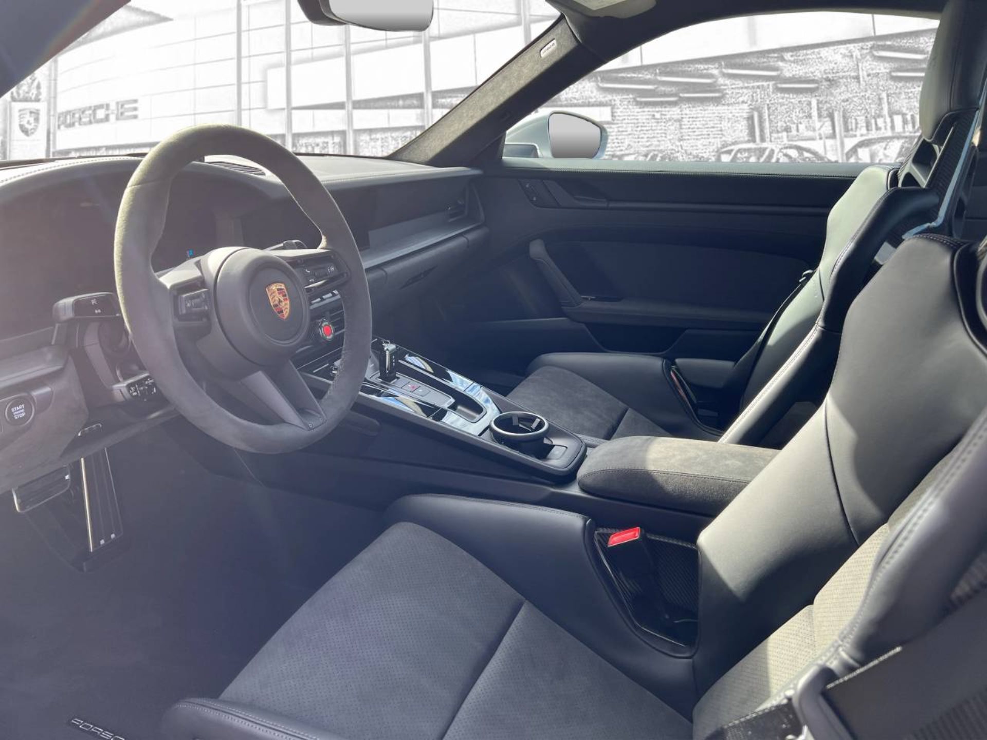 PORSCHE 911 Carrera 4 GTS-image-3
