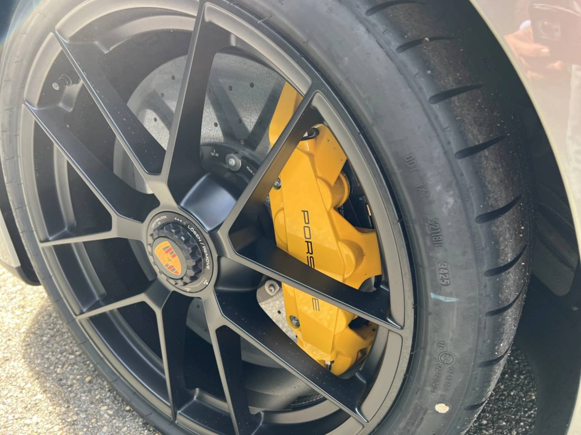 PORSCHE 911 Carrera 4 GTS-image-10