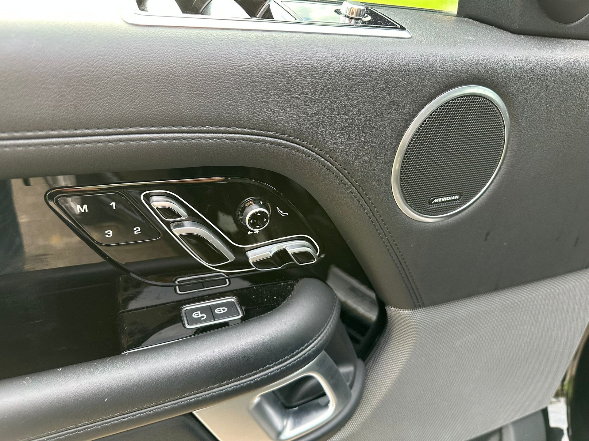 LAND ROVER Range Rover 3.0 SDV6 Vogue Automatic-image-19