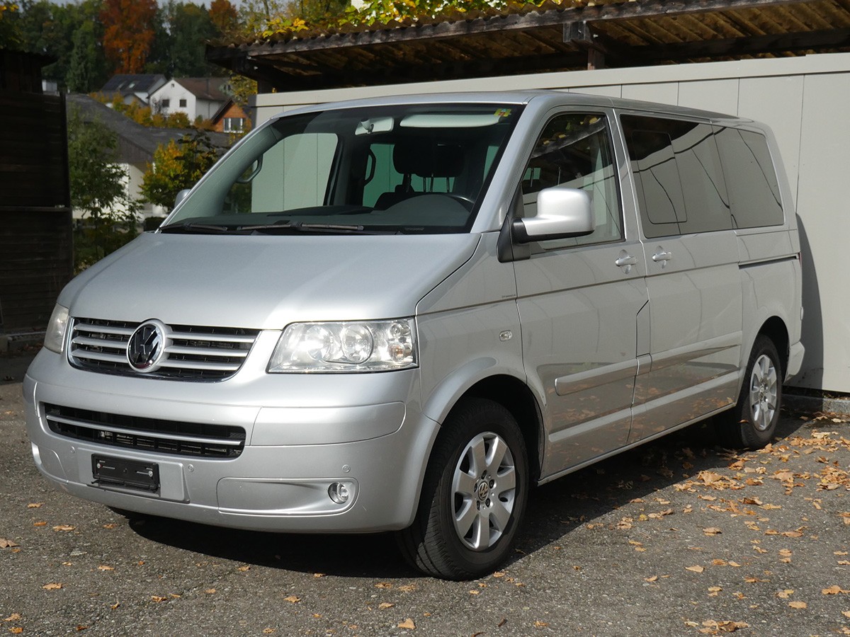 VW T5 Multivan Comfortline 2.5 TDI-image-1
