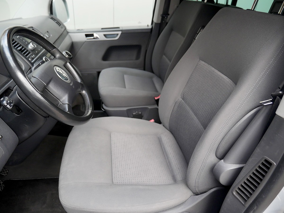 VW T5 Multivan Comfortline 2.5 TDI-image-7