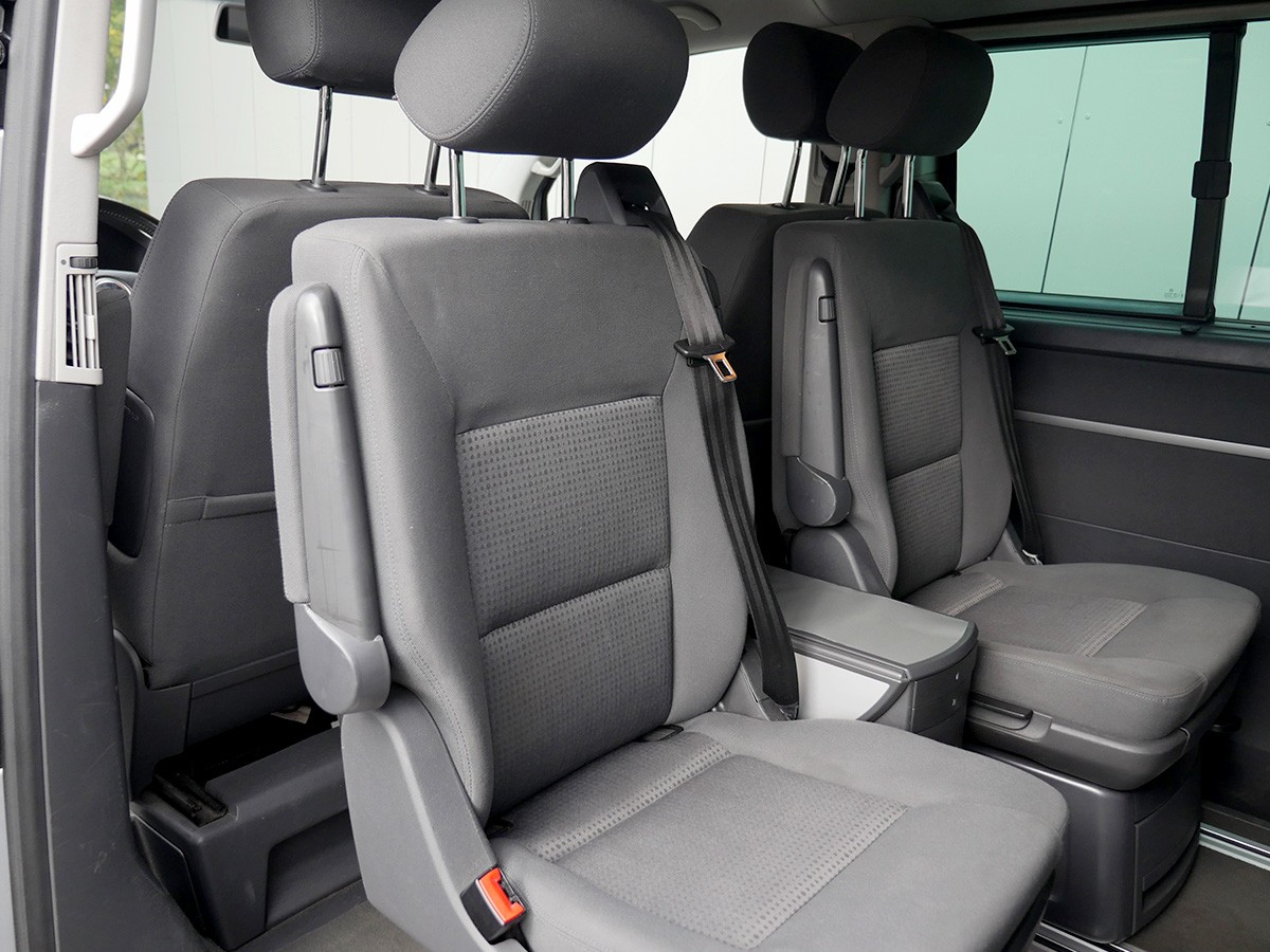 VW T5 Multivan Comfortline 2.5 TDI-image-8