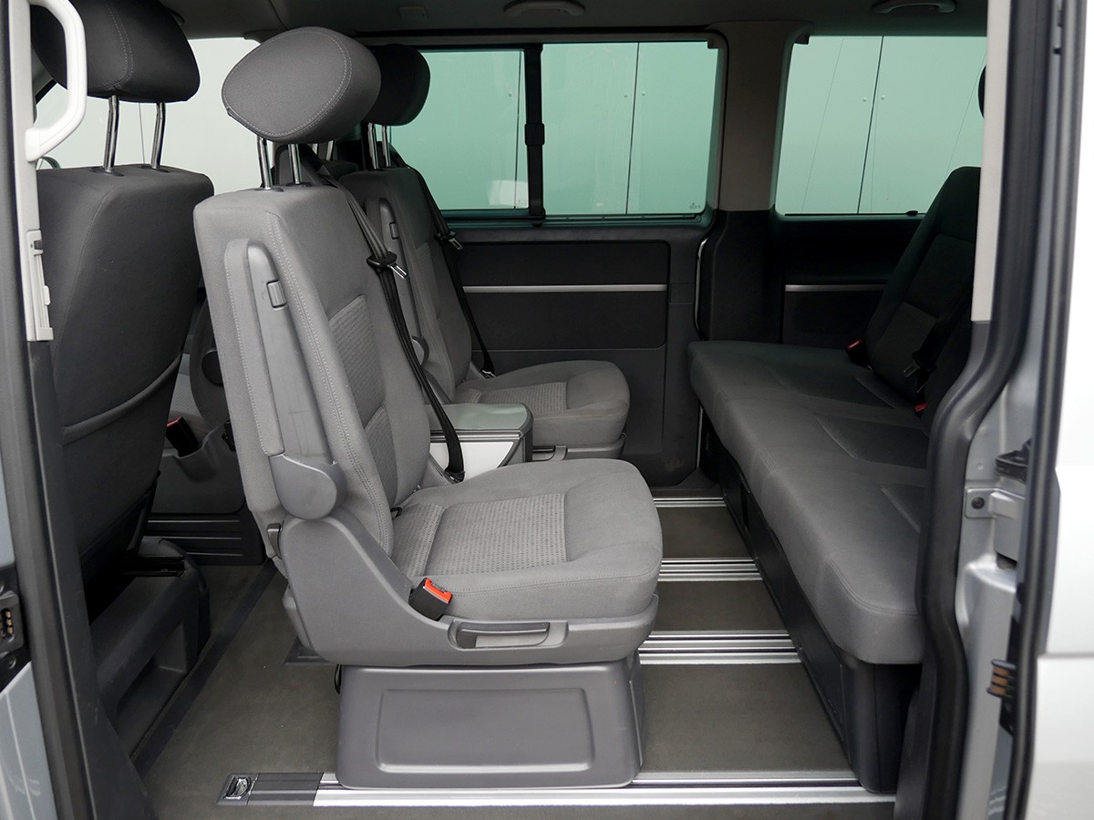 VW T5 Multivan Comfortline 2.5 TDI-image-10