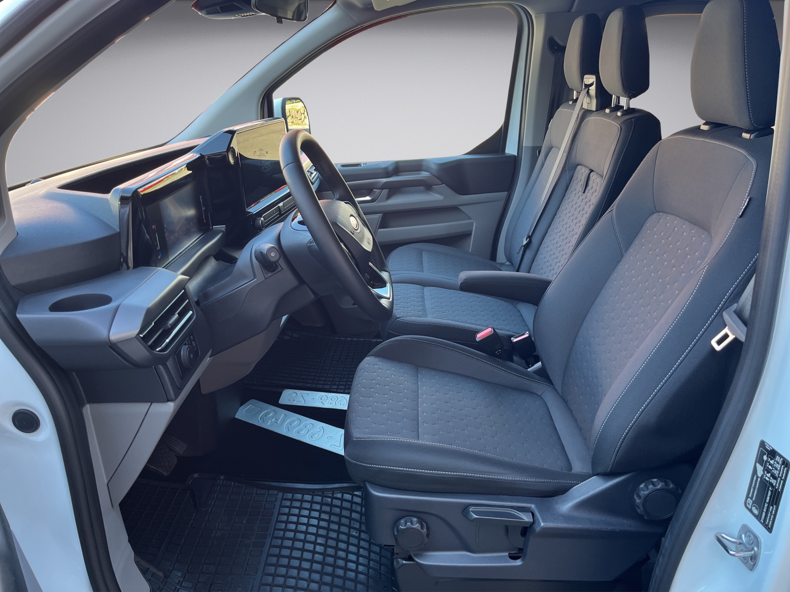 FORD Tourneo Custom Bus 320 L2 2.0 EcoBlue 170 Titanium-image-7