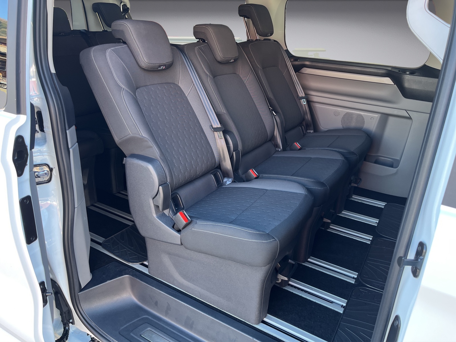 FORD Tourneo Custom Bus 320 L2 2.0 EcoBlue 170 Titanium-image-12