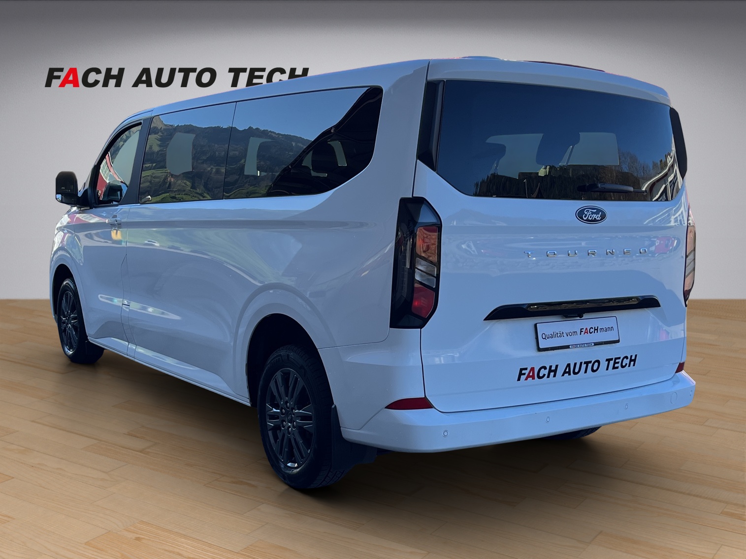 FORD Tourneo Custom Bus 320 L2 2.0 EcoBlue 170 Titanium-showroom-element-3