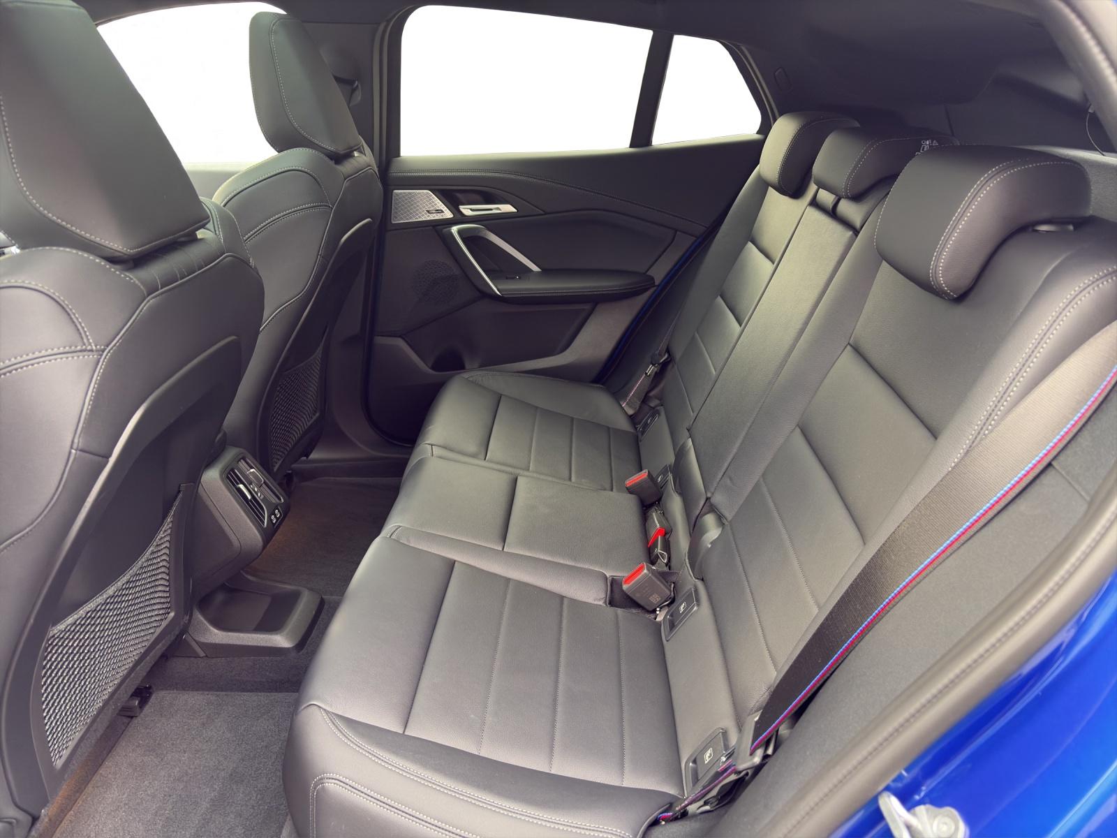 BMW iX2 30 xDrive-image-14