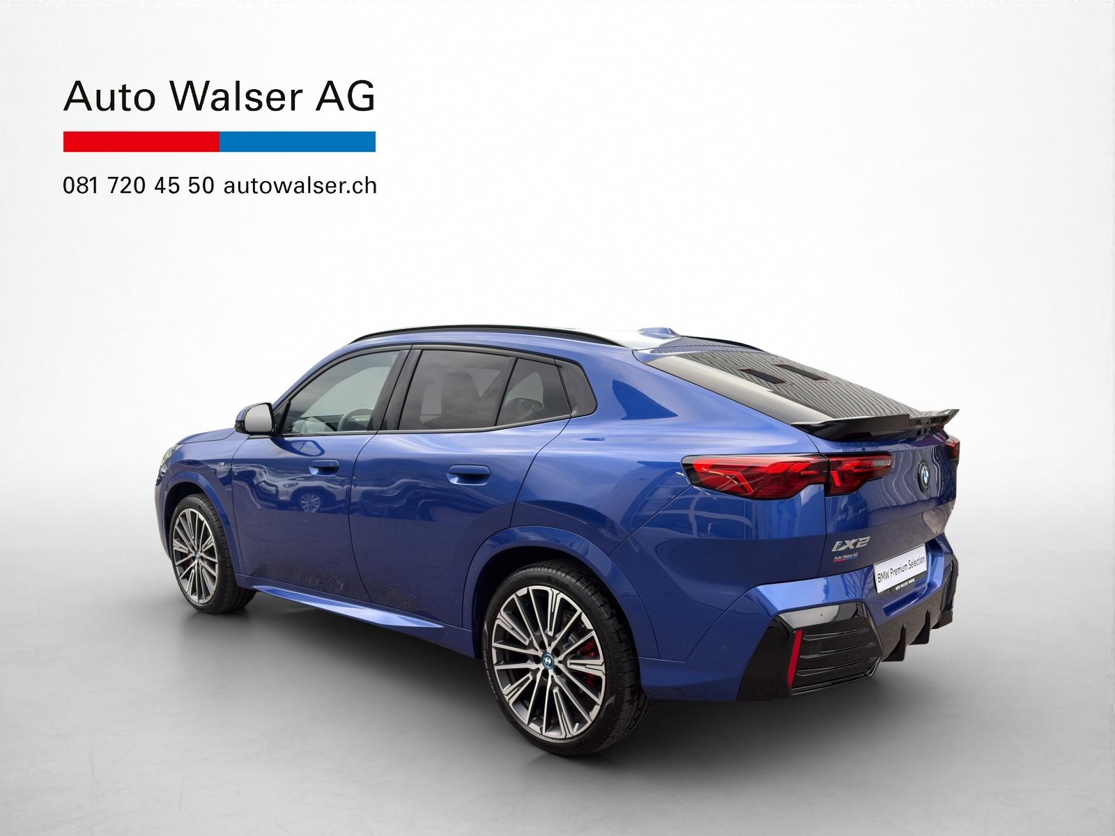 BMW iX2 30 xDrive-image-3
