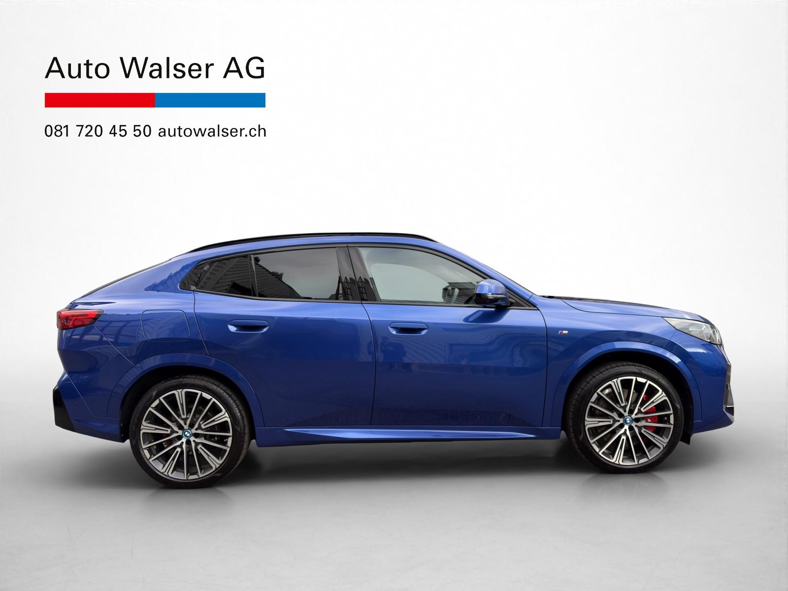 BMW iX2 30 xDrive-image-6