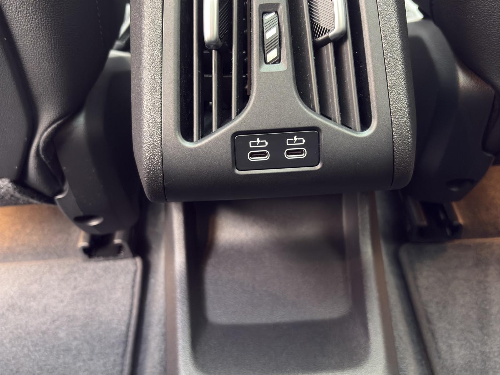 BMW iX2 30 xDrive-image-15