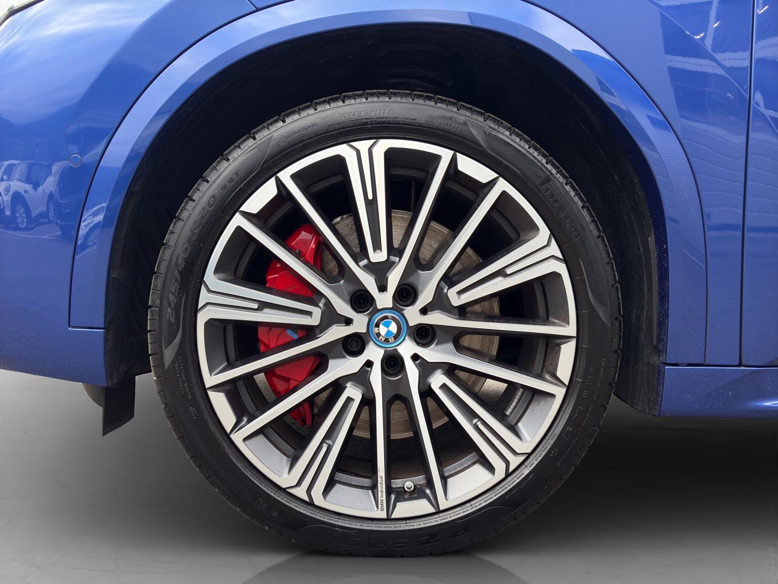 BMW iX2 30 xDrive-image-9