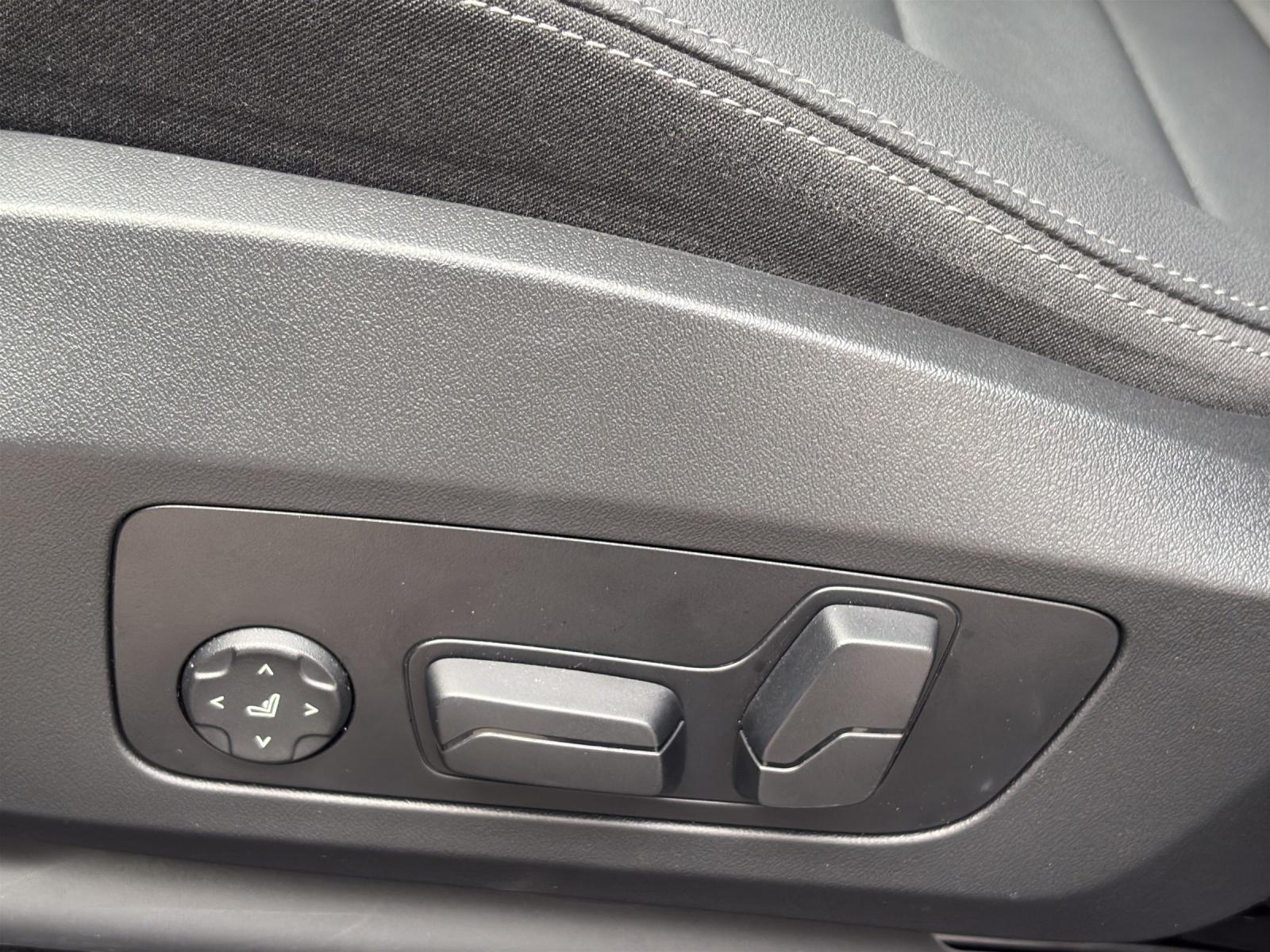 BMW iX2 30 xDrive-image-18
