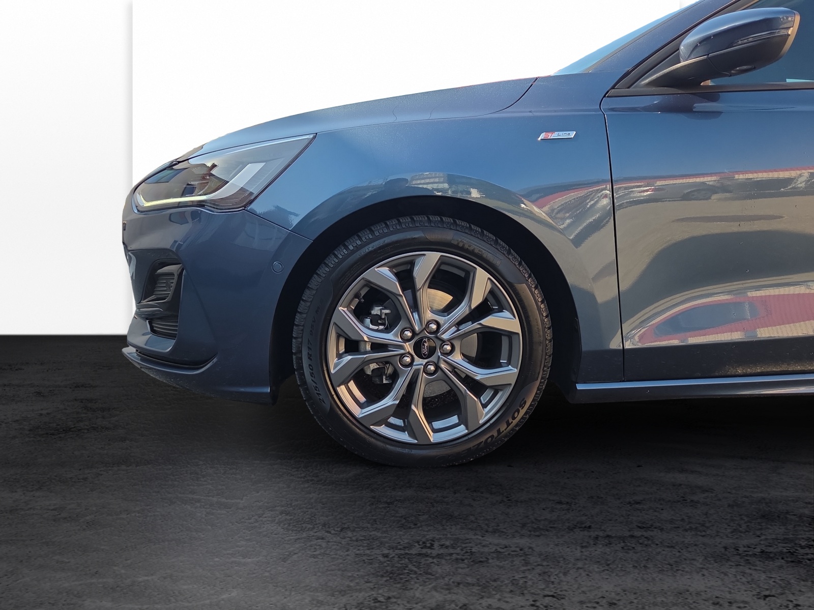 FORD Focus Station Wagon 1.0i EcoB Hybrid 155 ST-Line-image-11