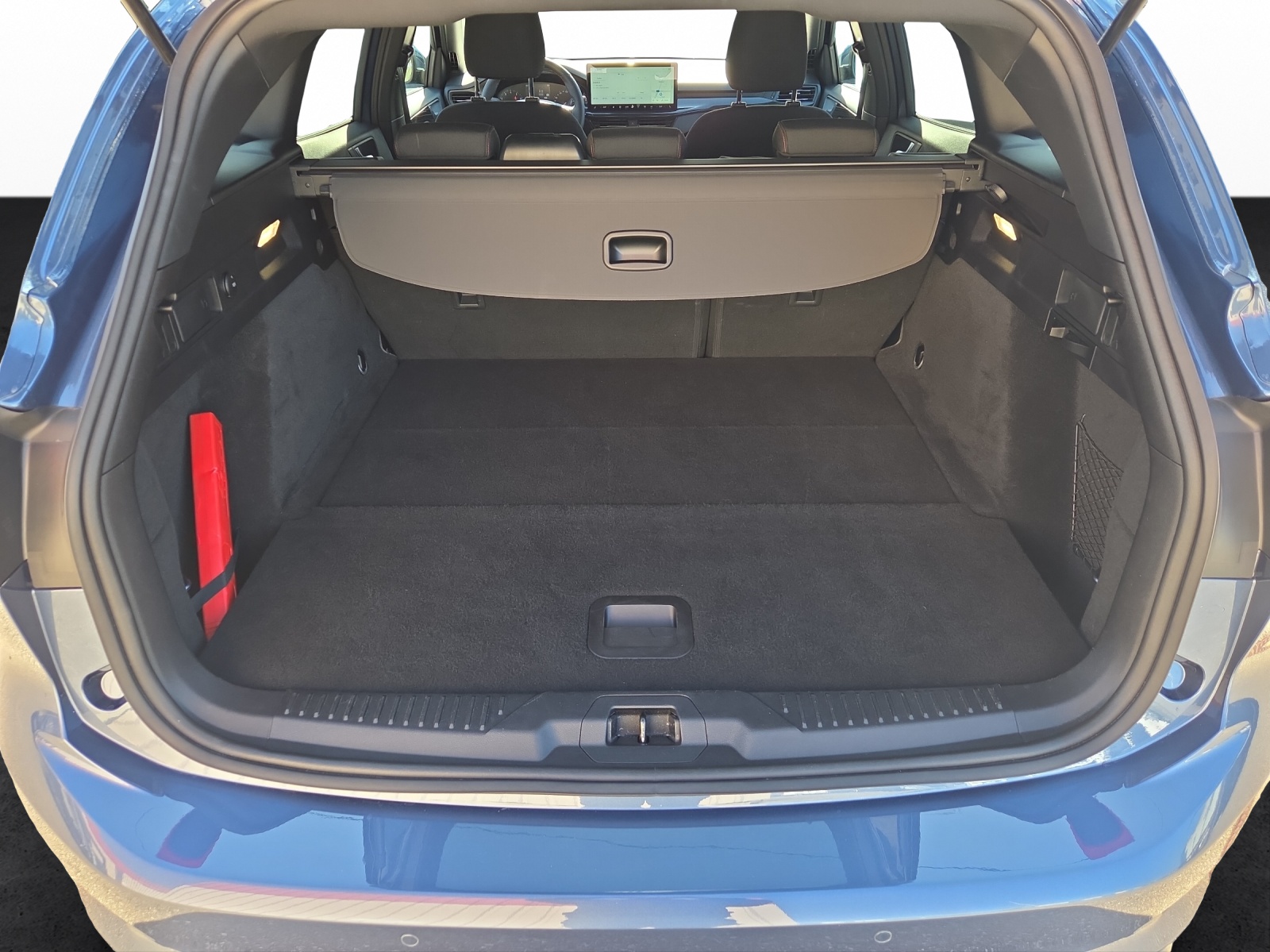 FORD Focus Station Wagon 1.0i EcoB Hybrid 155 ST-Line-image-10