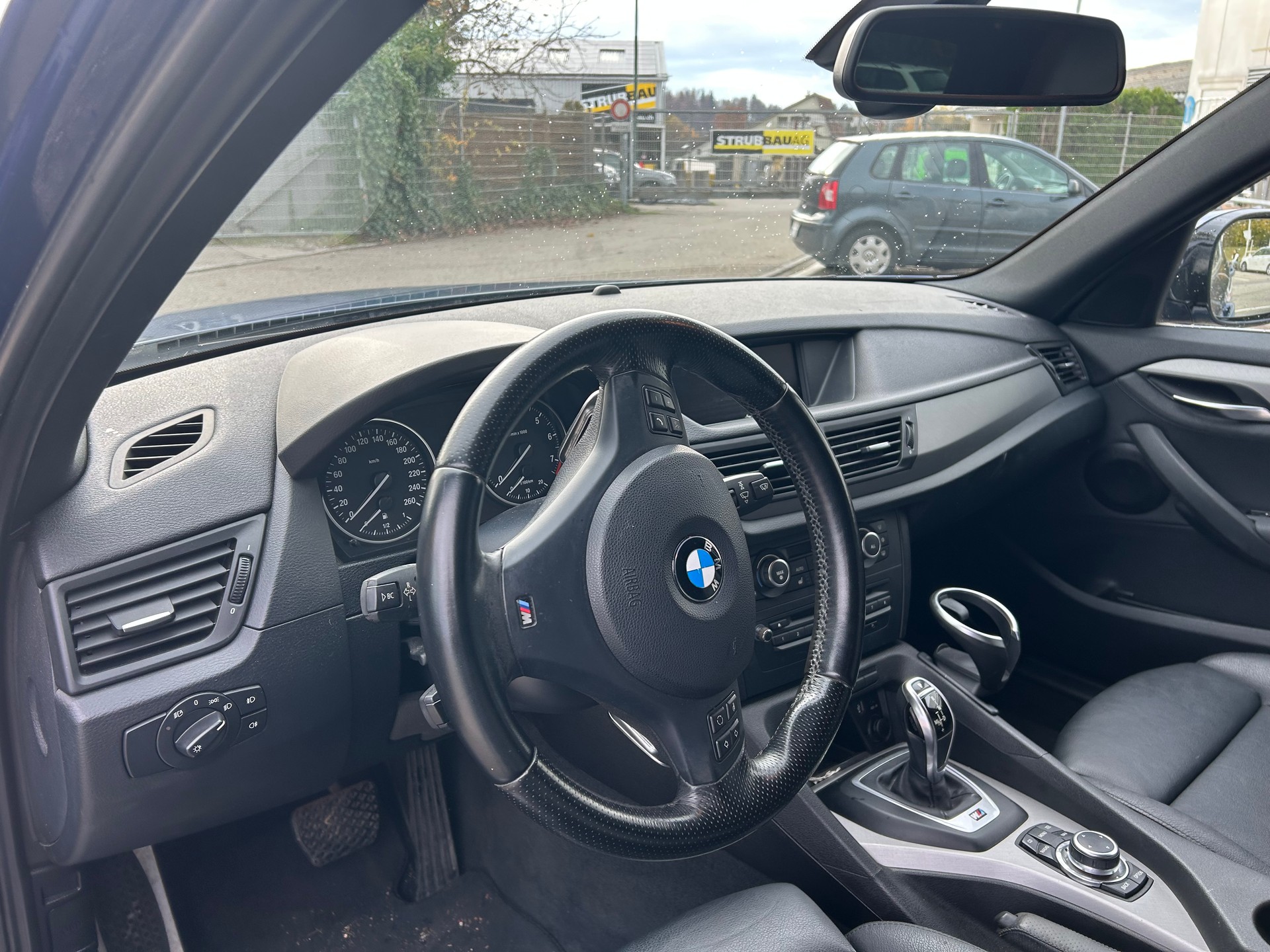 BMW X1 xDrive 28i Steptronic-image-9