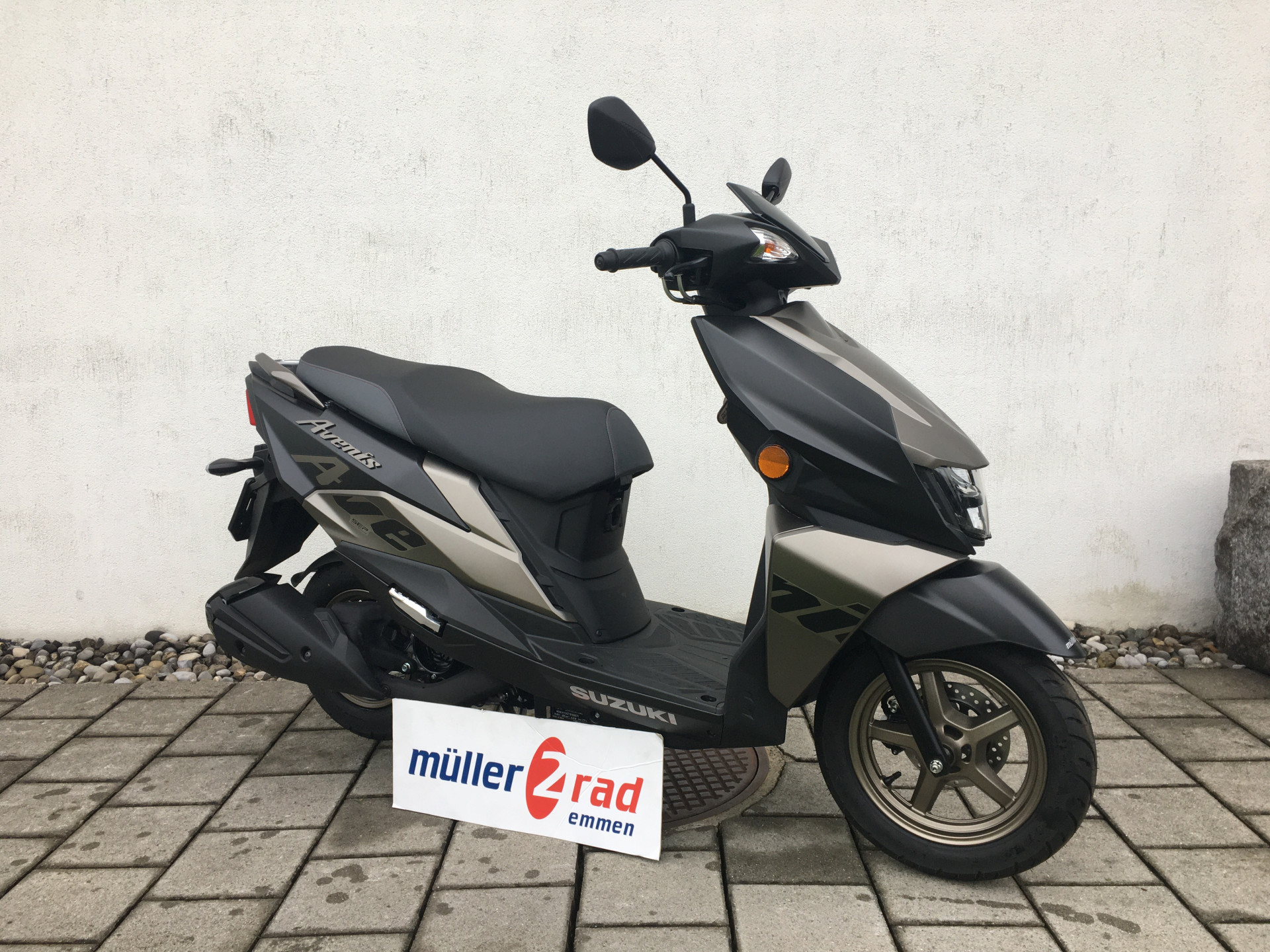 SUZUKI UN 125 Avenis