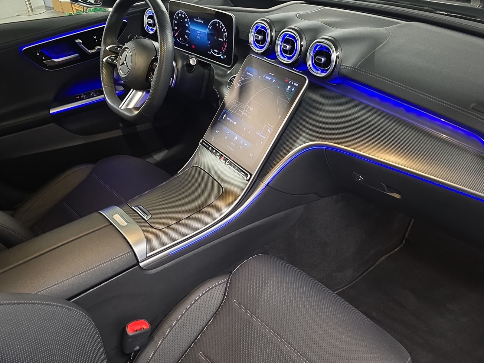 MERCEDES-BENZ C 300 de AMG Line 4Matic T-Modell-image-11