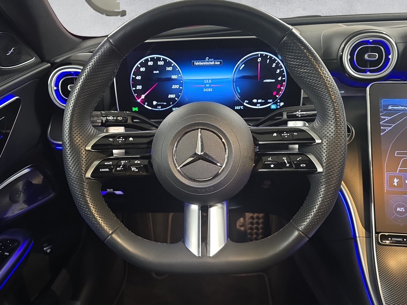 MERCEDES-BENZ C 300 de AMG Line 4Matic T-Modell-image-12
