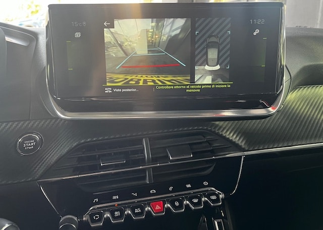 PEUGEOT 208 1.2 PureTech Allure EAT8-image-6