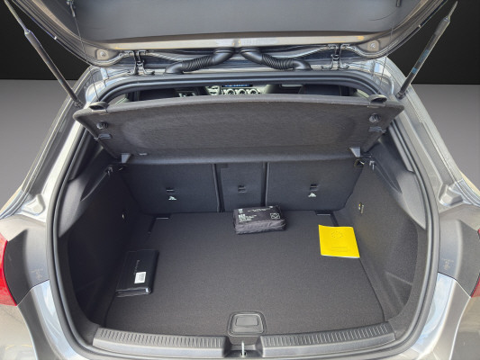 MERCEDES-BENZ A 200 7G-DCT-image-9