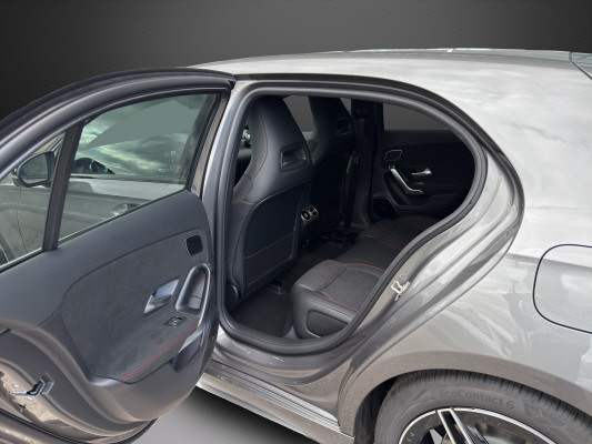 MERCEDES-BENZ A 200 7G-DCT-image-8