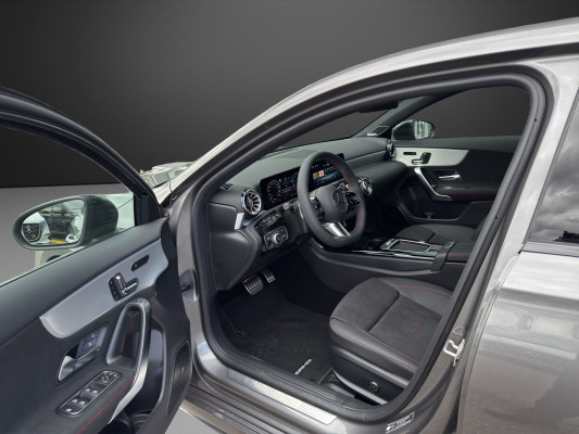 MERCEDES-BENZ A 200 7G-DCT-image-5