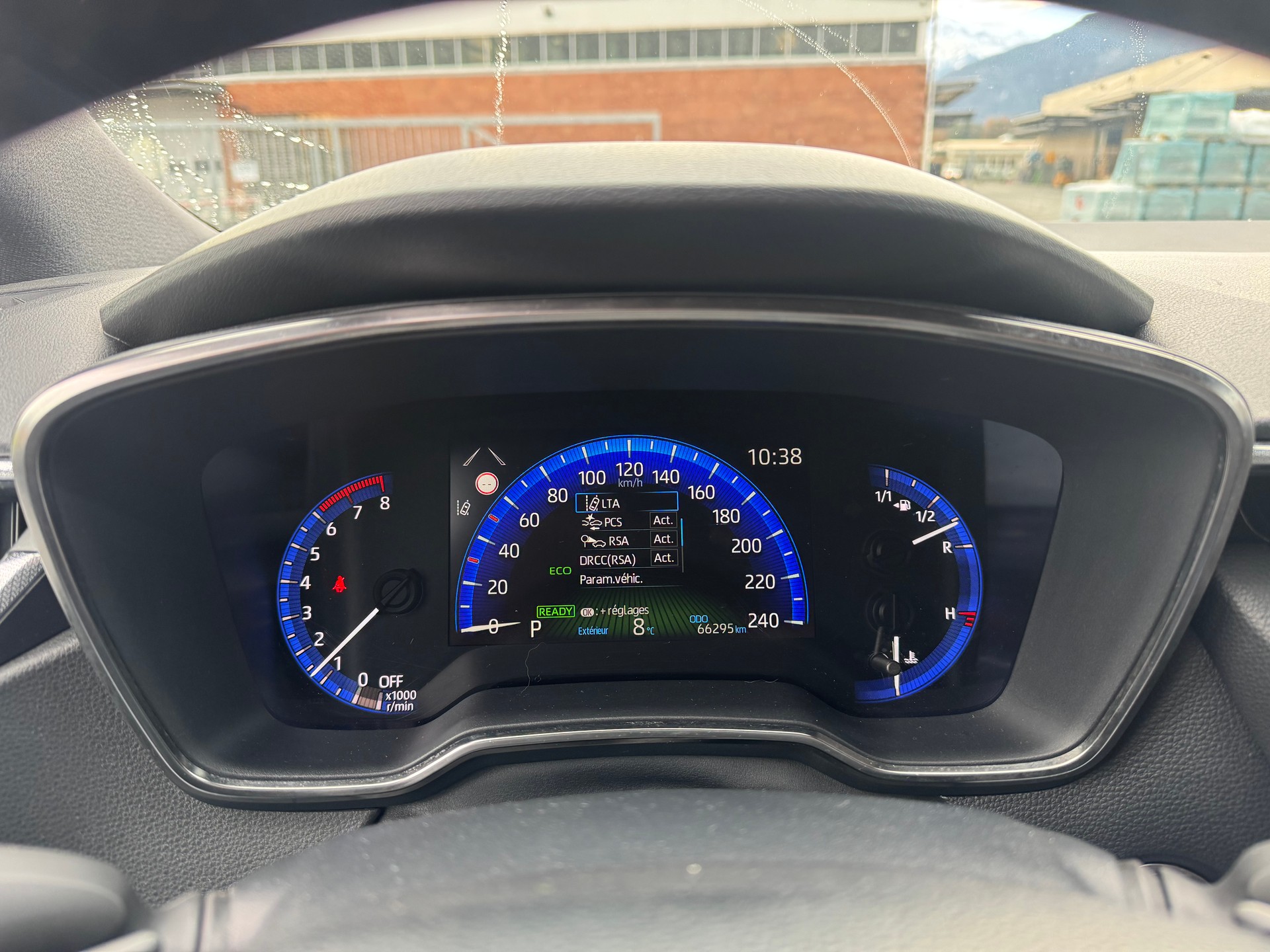 TOYOTA Corolla 2.0 HSD Style e-CVT-image-11