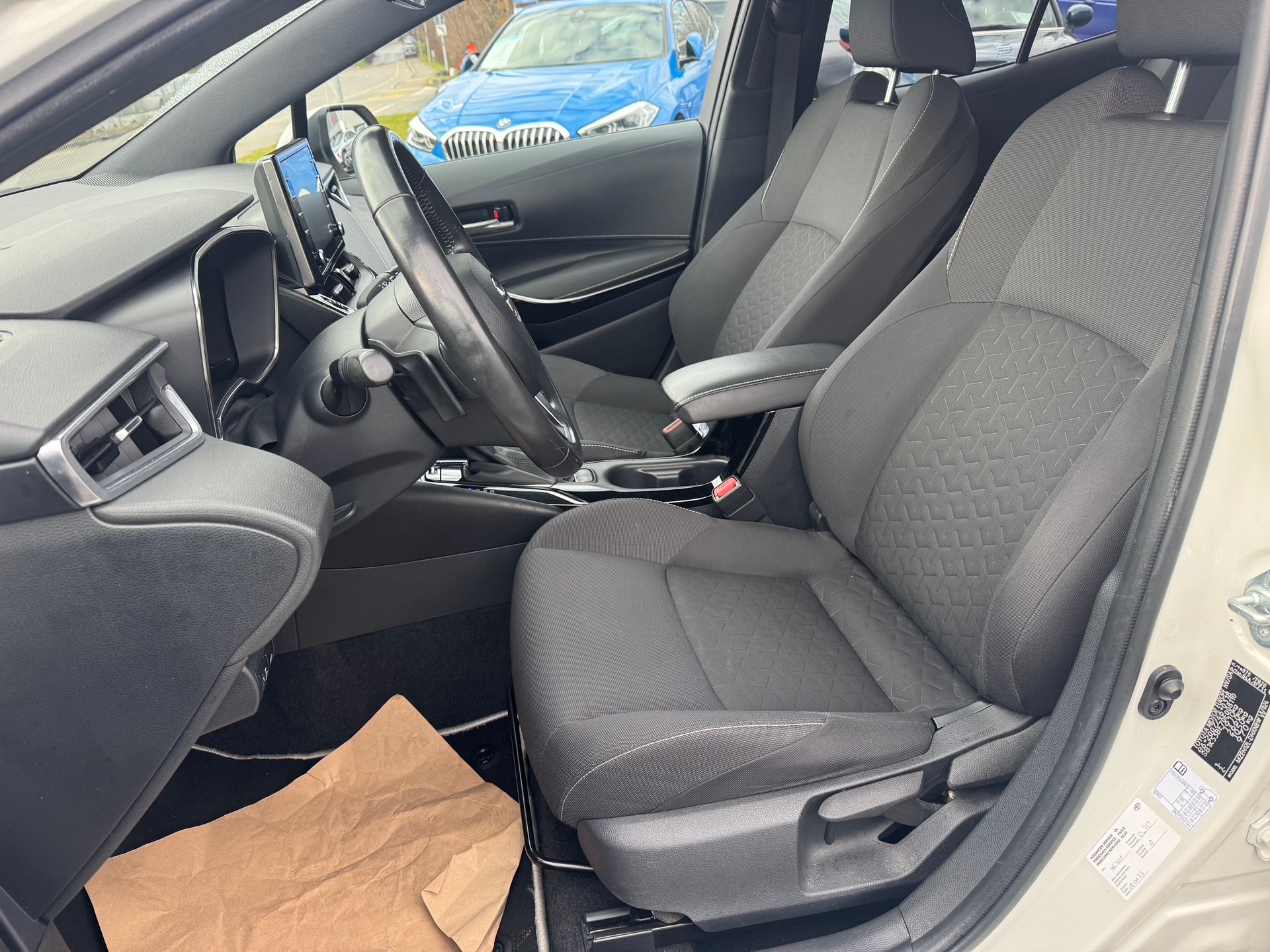 TOYOTA Corolla 2.0 HSD Style e-CVT-image-8