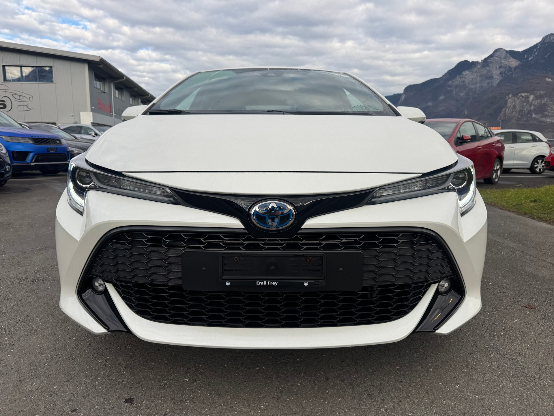 TOYOTA Corolla 2.0 HSD Style e-CVT-image-1
