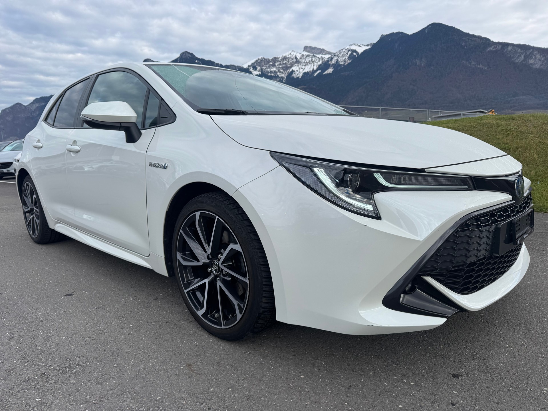 TOYOTA Corolla 2.0 HSD Style e-CVT-image-2
