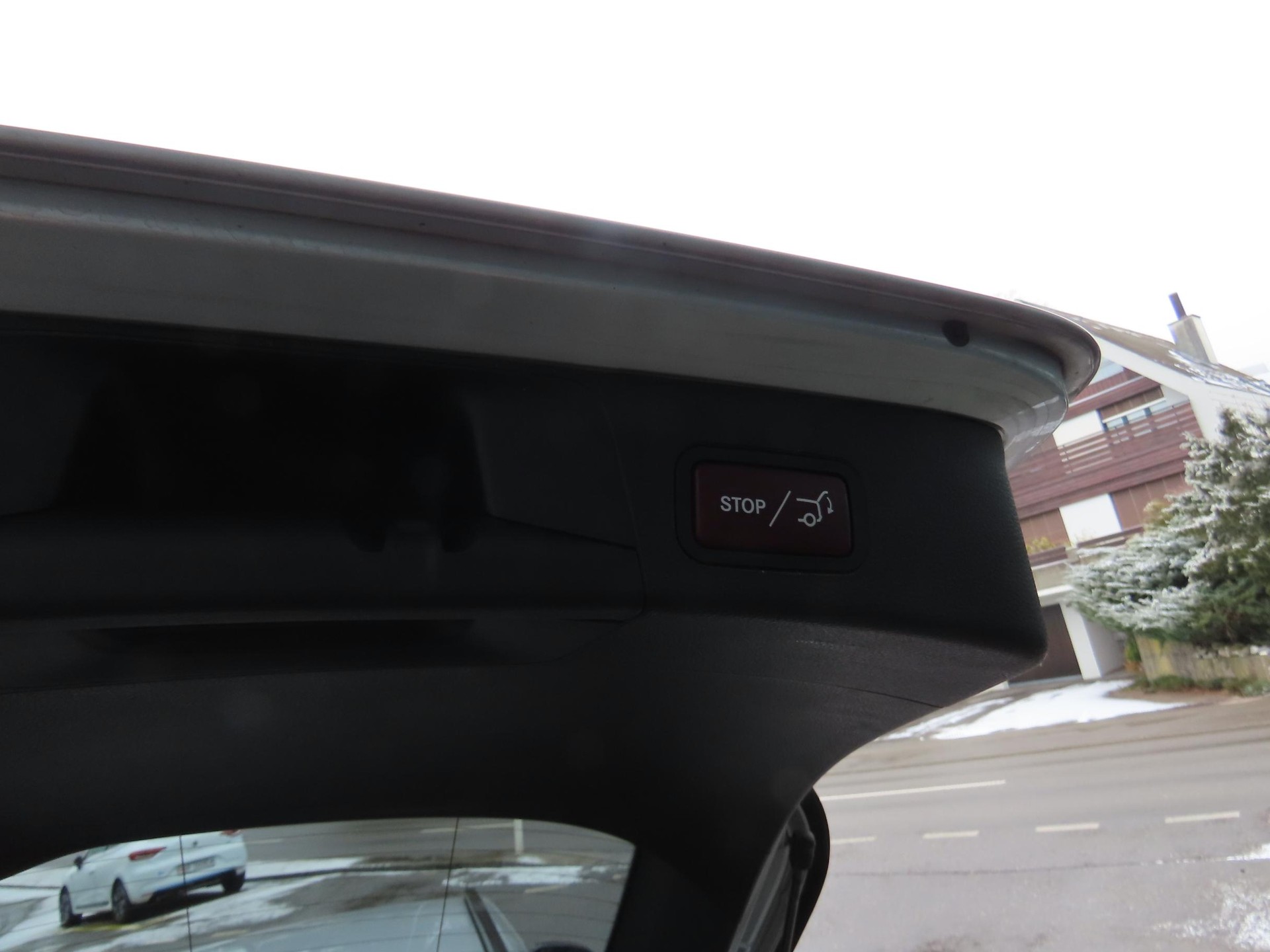 MERCEDES-BENZ C 250 d AMG Line 4m Kombi-image-9